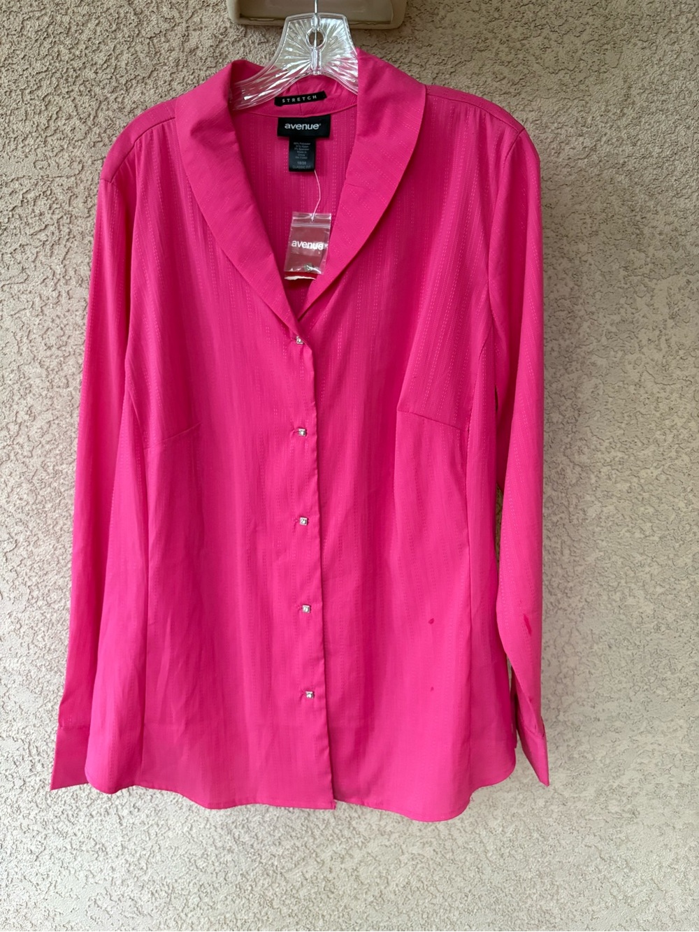 Avenue Women's Fuchsia Button-Front Blouse